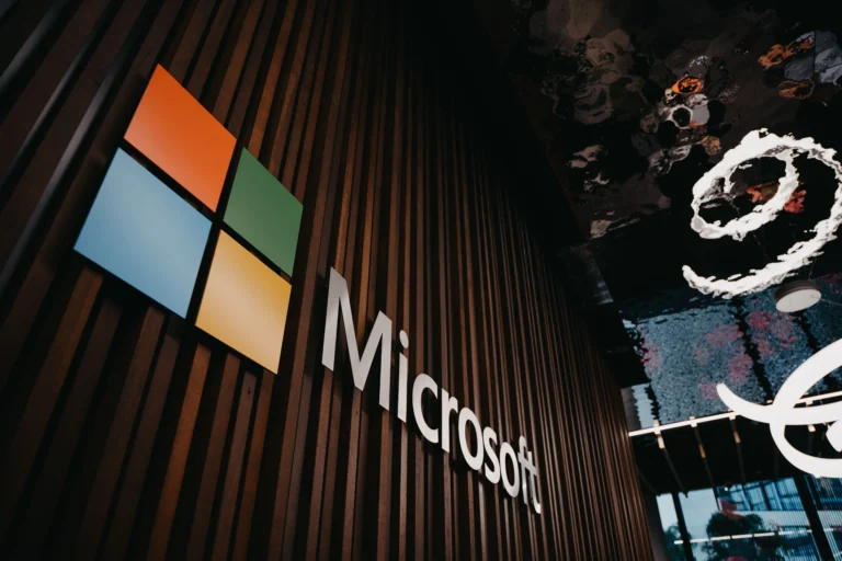 Microsoft Teams dostanie kontrowersyjne AI. Facilitator będzie słuchał spotkań i odpowiadał, zanim zapytasz